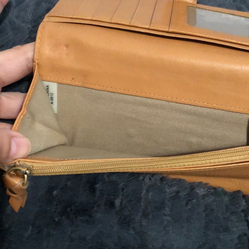 Michael Kors Wallet - Picture 5 of 8